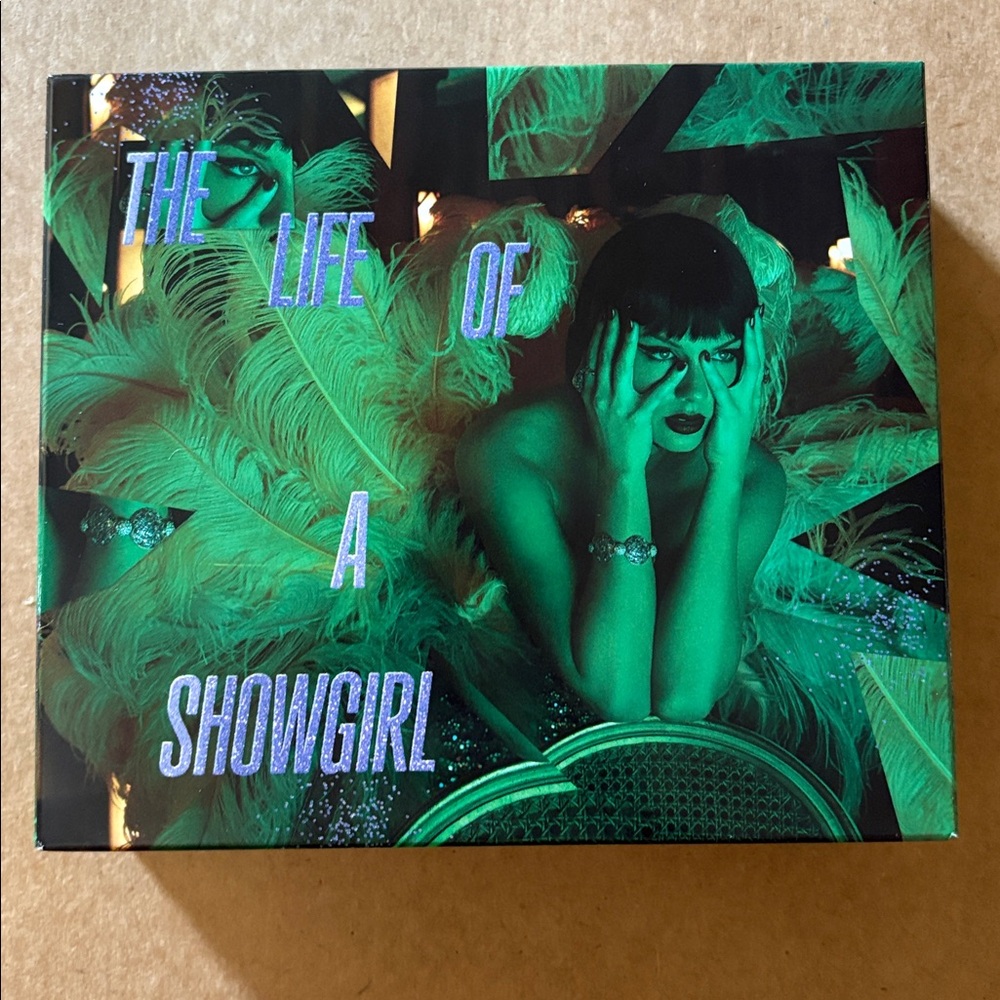 Taylor Swift the Life of a Showgirl: It’s Rapturous Deluxe CD w/ necklace OPENED